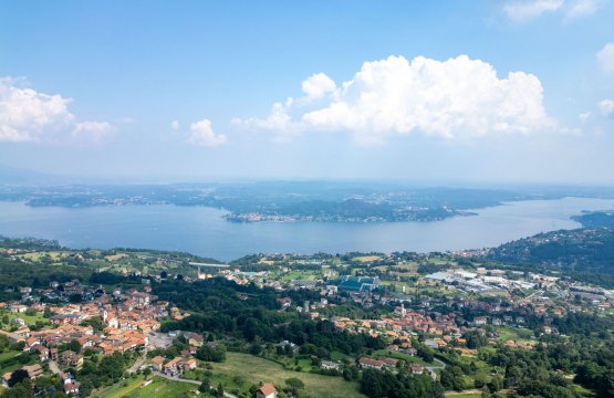 Vendita Casale Lago Nebbiuno piemonte